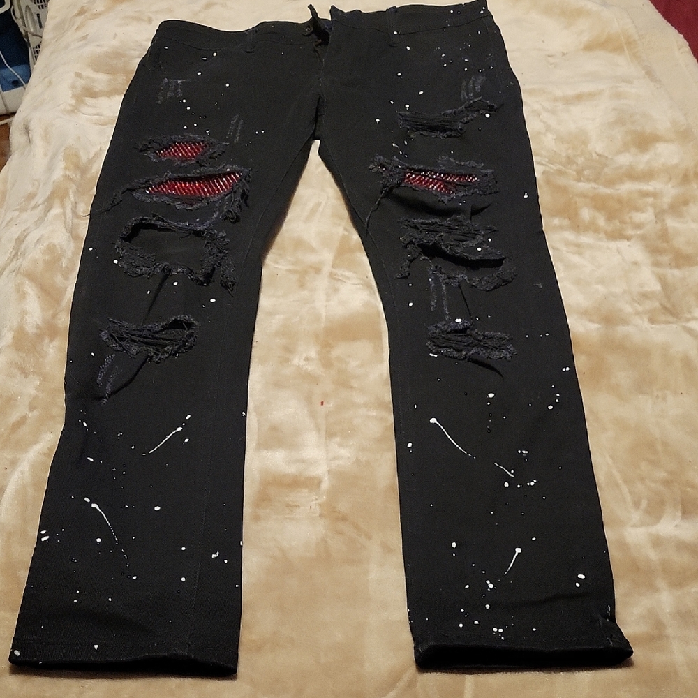 Trendy Black Jeans with Subtle White Speckles